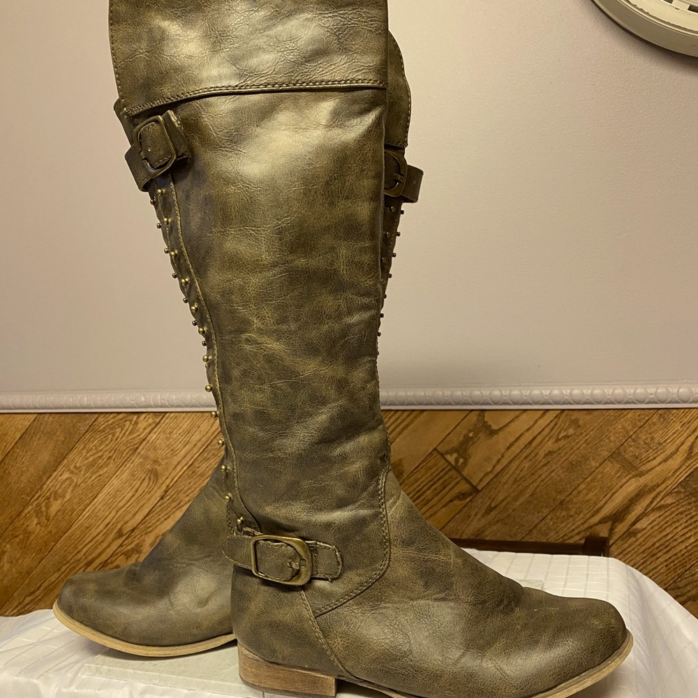 Over the knee boot